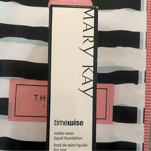 Mary Kay matte foundation ivory 5